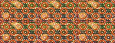 Senin tasarımın için, duvar kağıdı. Kahverengi ve turuncu renklerde, altın çiçekli altın desenler. Altın rengi, kusursuz çizim. Raster geometrik arkaplanı.