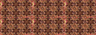 Barok tarzında kusursuz bir doğulu süsü. Kahverengi ve bej renkler üzerinde geleneksel altın pürüzsüz desen.