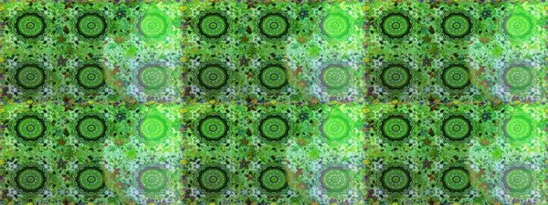 Yeşil ve nötr renklerde, altın elementli, pürüzsüz desenler. Şam tasarım için kusursuz desen.