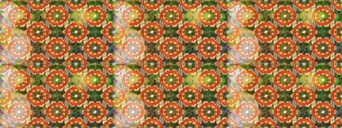 Kahverengi ve turuncu renklerde, altın elementlerle kusursuz klasik desen. Noel, kar tanesi, yeni yıl 2019.