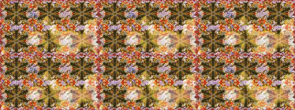 Raster klasik barok çiçeksiz altın desenli. Kahverengi ve nötr renklerdeki altın desenli altın elementler. Süslü dekorasyon. Lüks, kraliyet ve Viktorya dönemi konsepti.