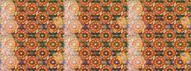 Kahverengi ve turuncu renklerde altın element. Barok tarzında altın çiçekli süs. Damask arkaplanı. Altın çiçekli, pürüzsüz desen.