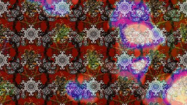 Raster çiçek desenleri çiziyor. Vadinin çiçekleri kahverengi ve gri renklerde.