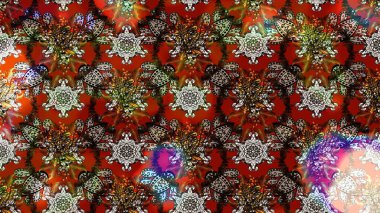 Parlak arkaplanda çiçek kompozisyonu olan suluboya desenleri çiz, ambalajlar, duvar kağıtları, kartpostallar, tebrik kartları, düğün davetiyeleri, romantik etkinlikler vs..