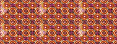 Kusursuz altın desen. Çiçek desenli altın metal. Kahverengi ve turuncu renkler ve altın elementler. Raster altın çiçek süsü brokar kumaş ve cam desenli..