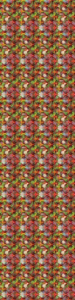 Çiçekli karalama şeklinde Raster çiçek deseni. Kırmızı ve bej renkli çiçekler. Yumuşak, yaz çiçekli arka plan.