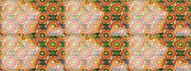 Klasik raster sarısı, kusursuz desen. Çiçek süsü kumaş deseni, cam, çiçek desenli metal bej ve nötr renklerde altın elementler..