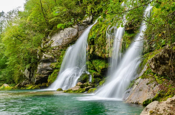 Cascada Virje Eslovenia Pluzna Soñadora Hermosa Cascada Natural Doble Disparo —  Fotos de Stock
