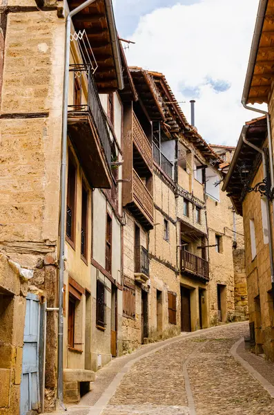 スペインのフリアス城町の美しい町の建物 古代ゴシック様式の町 — ストック写真