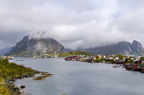 Krásná Vesnice Norsku Horská Krajina Pro Obraz Perfektní Umístění — Stock fotografie