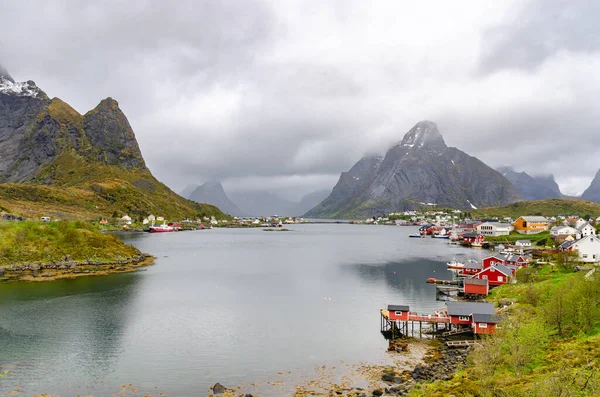 Krásná Vesnice Norsku Horská Krajina Pro Obrázek Ideální Umístění — Stock fotografie