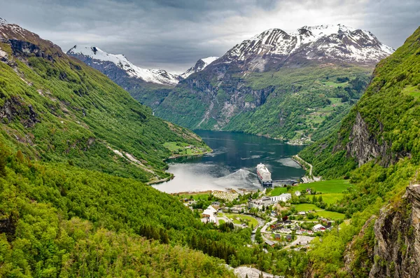 Krásná Fjord Geiranger Vodní Cesta Norsku Důležité Cestovní Kanál Pro — Stock fotografie