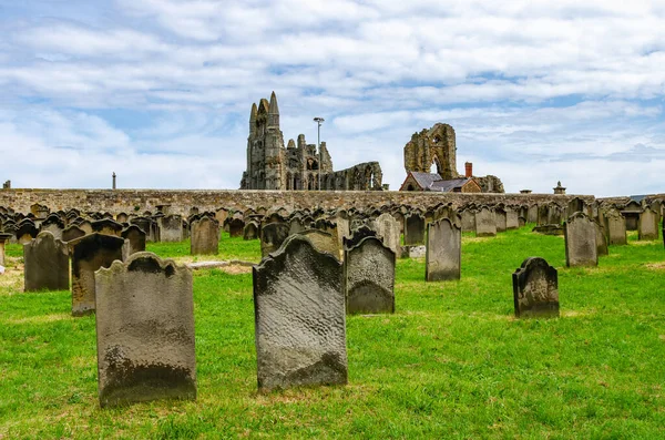 Iglesia Santa María Whitby Mira Desde Cementerio Adjunto —  Fotos de Stock