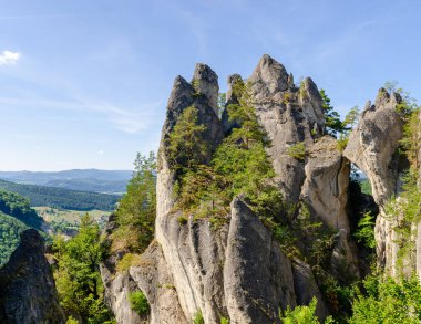 Slovakya 'daki görkemli dağ sırasının zirvesi - Sulovske Dağı. 