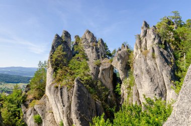 Slovakya 'daki görkemli dağ sırasının zirvesi - Sulovske Dağı. 