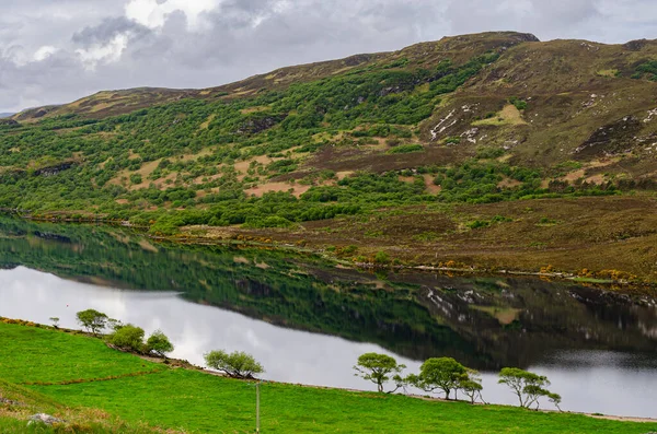 Tengerpart Skóciában Gyönyörű Természet Egy Felhős Gyönyörű Napon — Stock Fotó