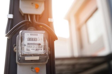 Güç kullanımını ölçen elektrik ölçer. Watt saat elektrik sayacı ölçüm aracı kutup, ev aletleri kullanmak için dış elektrik evin elektrik enerjisi tüketimini izlemek.