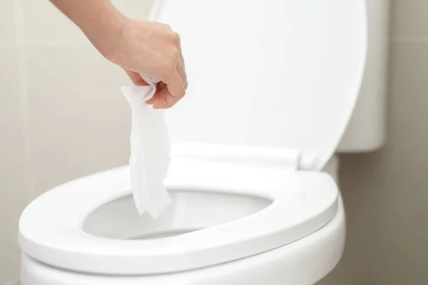 Close Hand Holding Tissue Thrown Toilet Bowl Can Drain Water — Stock Photo, Image