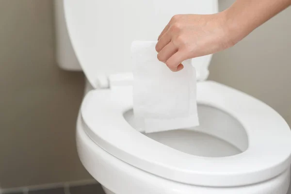 Close Hand Holding Tissue Thrown Toilet Bowl Can Drain Water — Stock Photo, Image