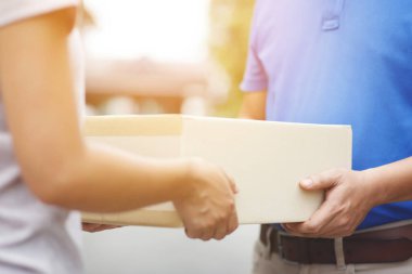 Anjin yetişkinlerde yaygın bir kalp hastalığıdır. Ana risk faktörleri arasında yaşın artması yer alıyor. Ağır sigara içen hiperlipidemi, diyabet, yüksek tansiyon.