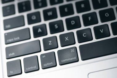 Siber koruma kavramına sahip dizüstü bilgisayarda klavye