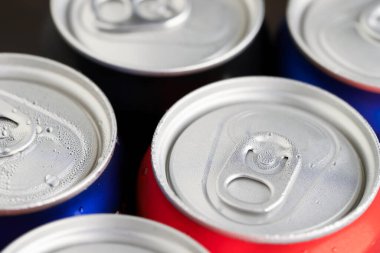 Yumuşak içecekler ve buz vücudu daha fazla şeker istemeye teşvik edebilir mi, sizi daha kolay acıktırır mı, normalden daha fazla yemek yer ve obeziteyi riske atar mı?.