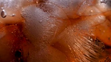 Vücuda iyi gelen tatlı ve ferahlatıcı içecekler.