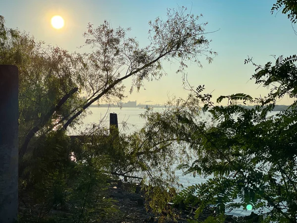 ニューオーリンズの夕日のダウンタウンのスカイライン ストック画像