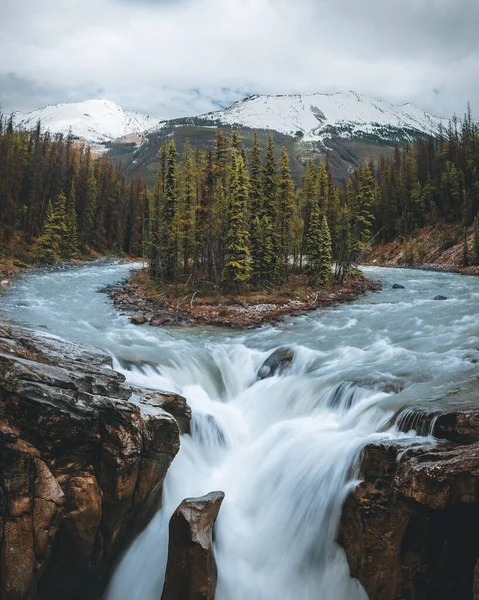 Όμορφη Θέα Του Sunwapta Falls Jasper National Park Καναδάς Φωτογραφία — Φωτογραφία Αρχείου