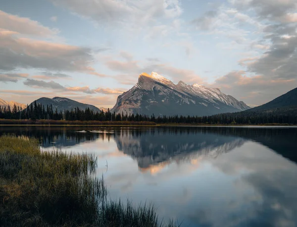 Canadian Landscape Mount Rundle Vermillion Lakes Located Banff National Park — Stock Photo, Image