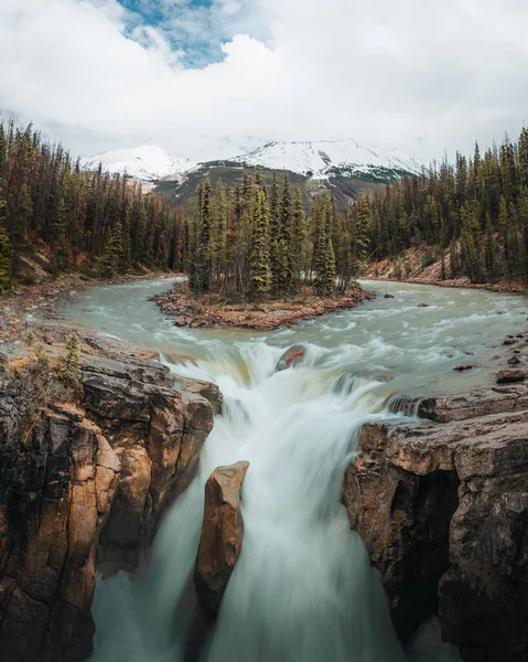Όμορφη Θέα Του Sunwapta Falls Jasper National Park Καναδάς Φωτογραφία — Φωτογραφία Αρχείου