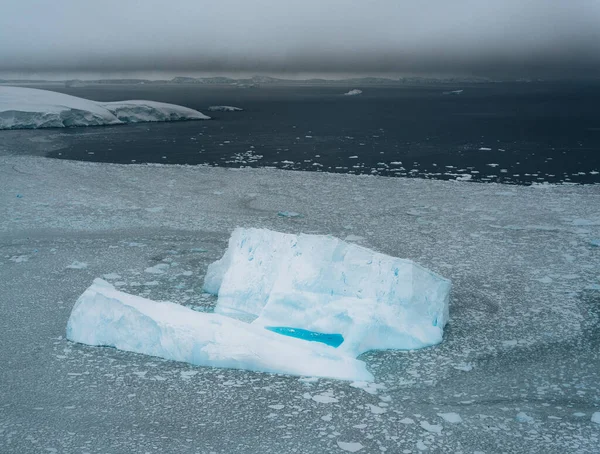 Vista Superior Iceberg Partes Superiores Submarinas Iceberg Drone View Antártida — Foto de Stock