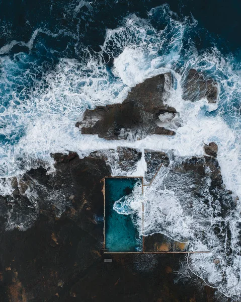 Luchtfoto Vroeg Ochtend Licht Met Oceaangolven Stroomt Rotszwembad Ourie Pool — Stockfoto