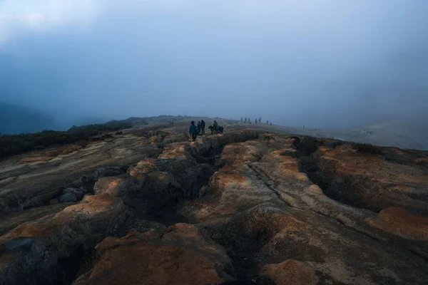 Вулкан Кава Іджен Вулканічні Кратери Кратерним Озером Вологими Отворами Ранкове — стокове фото