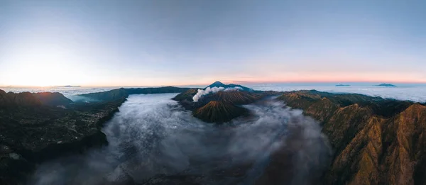 Panoramiczny Widok Lotu Ptaka Górę Bromo Jawa Wschodnia Indonezja Mężczyzna — Zdjęcie stockowe