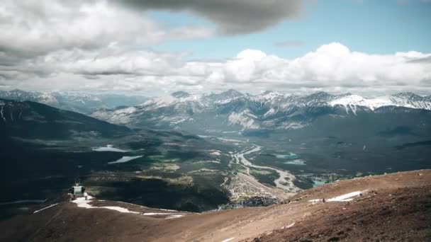 Timelapse Whistlers Mountain Jasper Overlook Tranvía Ciudad Jasper Vista Aérea — Vídeos de Stock