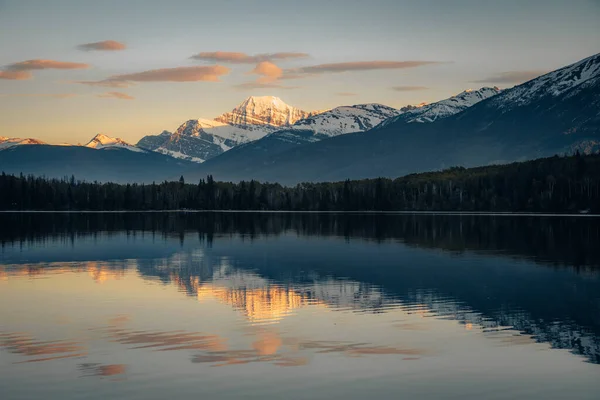 Sonnenuntergang Über Maligne Lake Und Evelyn Creek Jasper National Park — Stockfoto