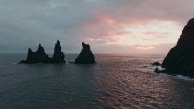 Reynisdrangar, İzlanda 'nın Gökyüzü Görüntüsü Kuruluyor