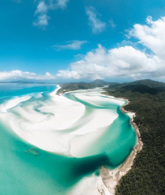 Whitehaven Sahili ve Hill körfezi. Hava Aracı Atışı. WhitSunday Queensland Avustralya, Airlie Plajı