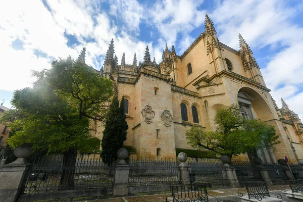 西班牙塞戈维亚大教堂的古代建筑 — 图库照片