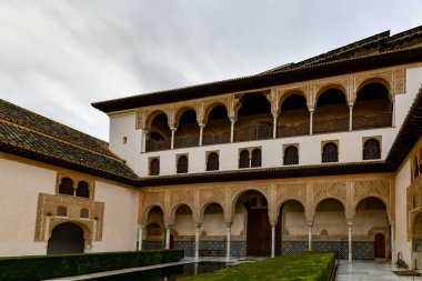 Mersinden Nasrid Sarayı'Alhambra, Granada, İspanya Mahkemesi.