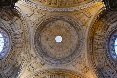 Seville, İspanya - 7 Aralık 2021 Sevilla 'nın Aziz Mary Katedrali, aynı zamanda İspanya' nın Sevilla Katedrali olarak da bilinir..