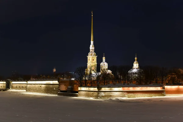 Pedro Pablo Fortaleza Noche Invierno Cubierto Nieve San Petersburgo Rusia — Foto de Stock
