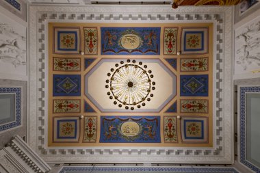 Saint Petersburg, Rusya - 24 Aralık 2021 Konstantinovsky Sarayı, Saint Petersburg, Rusya 'daki Ulusal Kongre Sarayı.