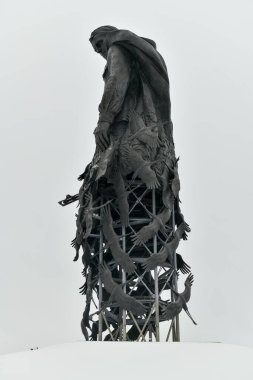 Rzhev, Rusya - 18 Aralık 2021: Rzhev Anıtı, Rzhev Savaşları 'na adanmış Sovyet Askerleri için.