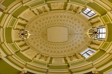 Saint Petersburg, Rusya - 26 Aralık 2021: Saint Petersburg, Rusya 'daki Saint Michael Kalesi tarihi binası.