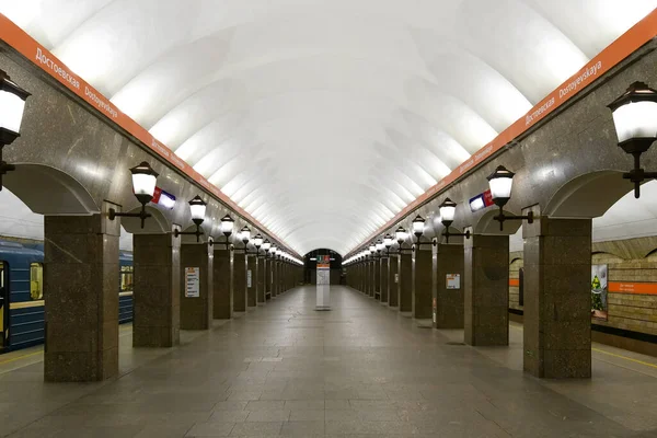 San Petersburgo Rusia 2021 Interior Estación Metro Dostoievskaya San Petersburgo —  Fotos de Stock