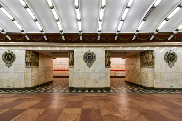 San Petersburgo Rusia 2021 Interior Estación Metro Narvskaya San Petersburgo —  Fotos de Stock