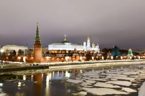 Palácio Grande Kremlin Muralha Kremlin Durante Uma Noite Inverno Moscovo — Fotografia de Stock