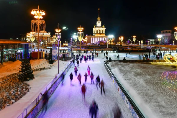 Moskau Russland Januar 2022 Eisbahn Vdnkh Park Moskau Beliebtes Wahrzeichen — Stockfoto